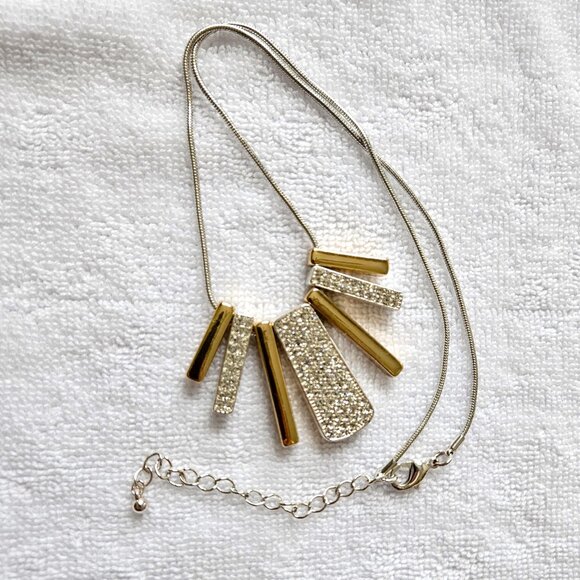 STATEMENT NECKLACE - Gold and crystal contemporary design - Picture 6 of 6